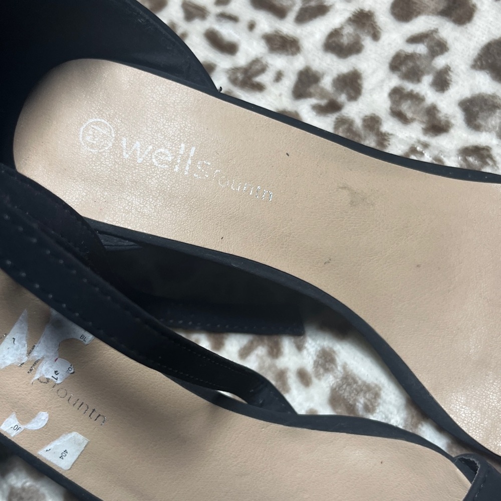 Elegant Black Women's Shoes - Picture 3 of 5